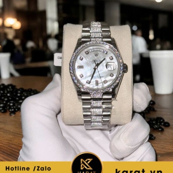 Đồng hồ Rolex Daydate 36mm mặt MOP tinh chỉnh độ moissanite