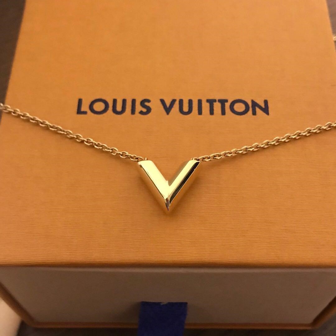 Louis Vuitton Collier Essential V Necklace SHGmwaA8D  LuxeDH